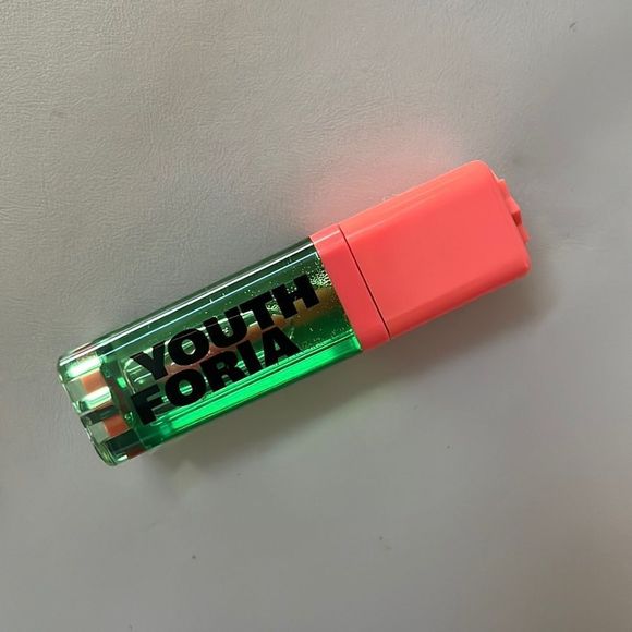 Youthforia Color Changing Blush Oil in Chemical Reaction - Picture 1 of 3